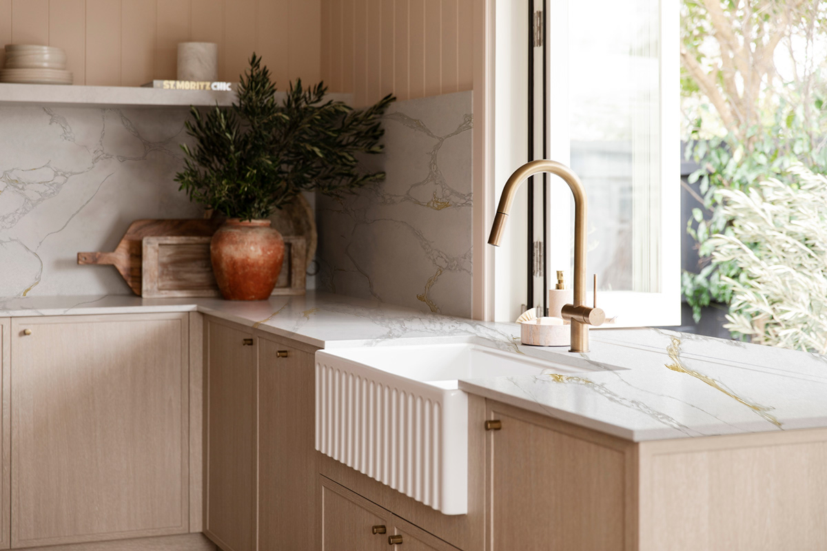 5058 Calacatta Ocean With Quartz Slab Countertops Supplier