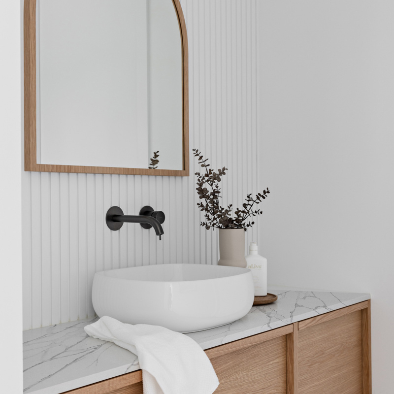 5062 Victoria White Calacatta Quartz Kitchen Countertop