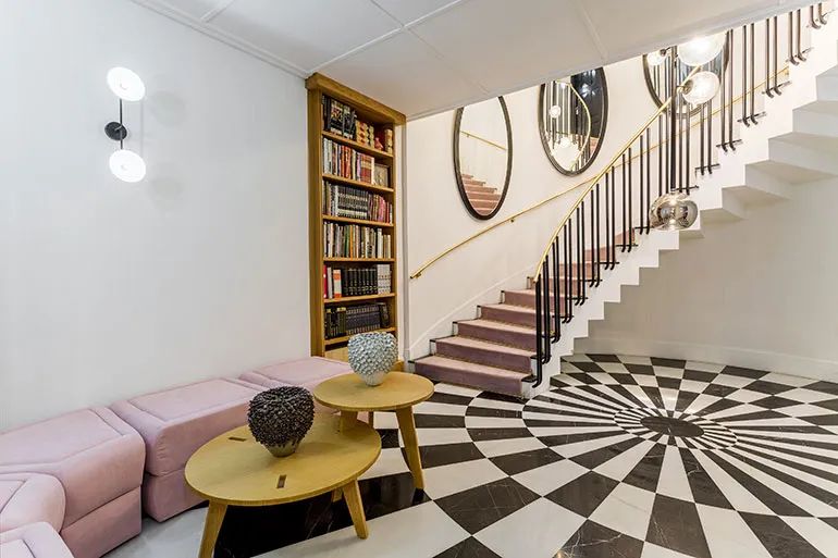 검은색 대리석 종류 및 영감을 주는 배치 아이디어 가이드